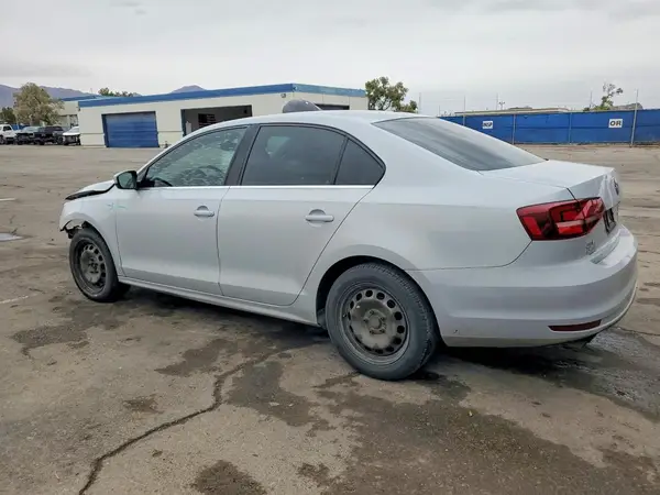 3VW2B7AJ8HM307487 2017 VOLKSWAGEN JETTA - Image 2