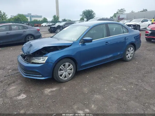 3VW2B7AJ8HM310230 2017 VOLKSWAGEN JETTA - Image 2
