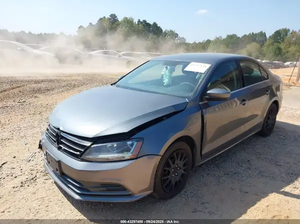 3VW2B7AJ8HM316786 2017 VOLKSWAGEN JETTA - Image 2