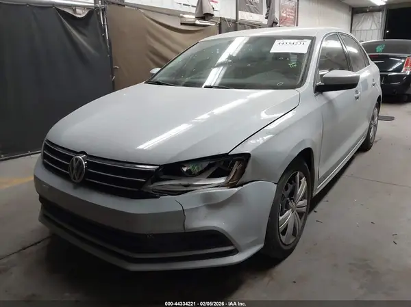 3VW2B7AJ8HM323821 2017 VOLKSWAGEN JETTA - Image 2