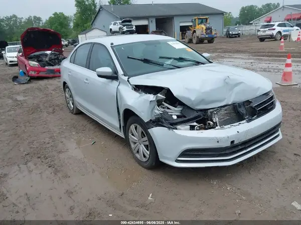 3VW2B7AJ8HM328548 2017 VOLKSWAGEN JETTA - Image 1