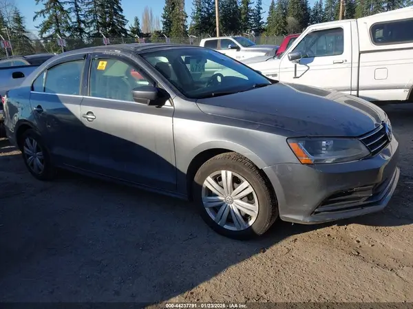 3VW2B7AJ8HM330526 2017 VOLKSWAGEN JETTA - Image 1