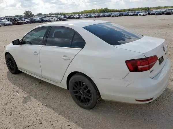 3VW2B7AJ8HM333068 2017 VOLKSWAGEN JETTA - Image 2
