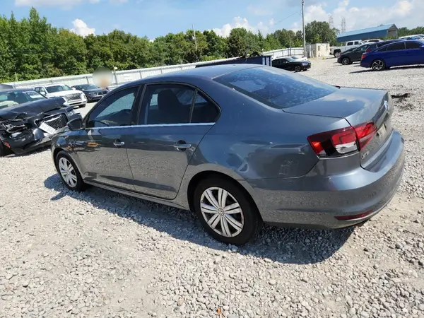 3VW2B7AJ8HM338822 2017 VOLKSWAGEN JETTA - Image 2