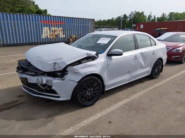3VW2B7AJ8HM343759 2017 VOLKSWAGEN JETTA - Image 2
