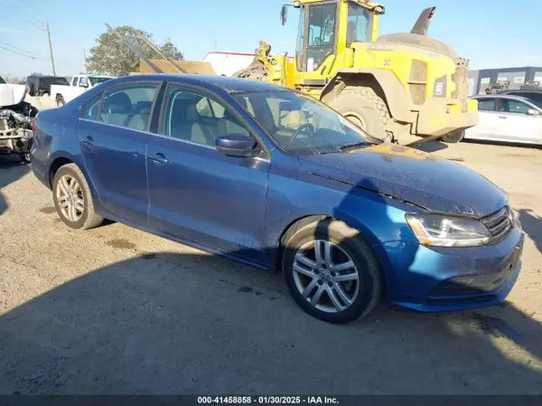 3VW2B7AJ8HM345477 2017 VOLKSWAGEN JETTA - Image 1