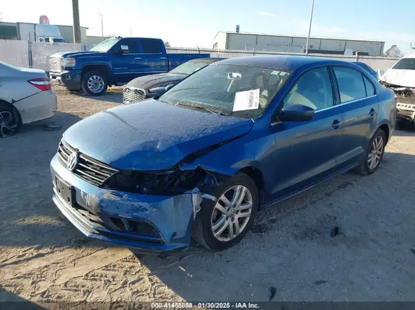3VW2B7AJ8HM345477 2017 VOLKSWAGEN JETTA - Image 2