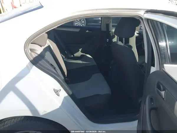 3VW2B7AJ8HM347584 2017 VOLKSWAGEN JETTA - Image 8