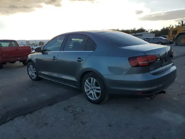 3VW2B7AJ8HM352056 2017 VOLKSWAGEN JETTA - Image 2