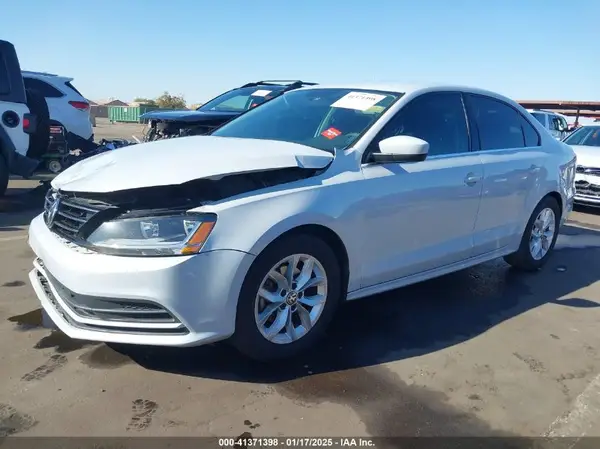3VW2B7AJ8HM357306 2017 VOLKSWAGEN JETTA - Image 2