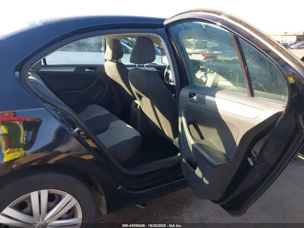 3VW2B7AJ8HM360058 2017 VOLKSWAGEN JETTA - Image 8