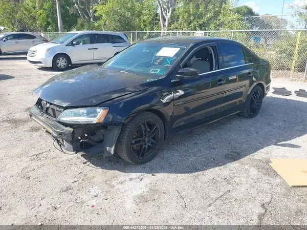 3VW2B7AJ8HM361727 2017 VOLKSWAGEN JETTA - Image 2