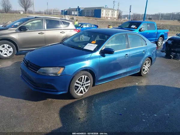 3VW2B7AJ8HM368046 2017 VOLKSWAGEN JETTA - Image 2