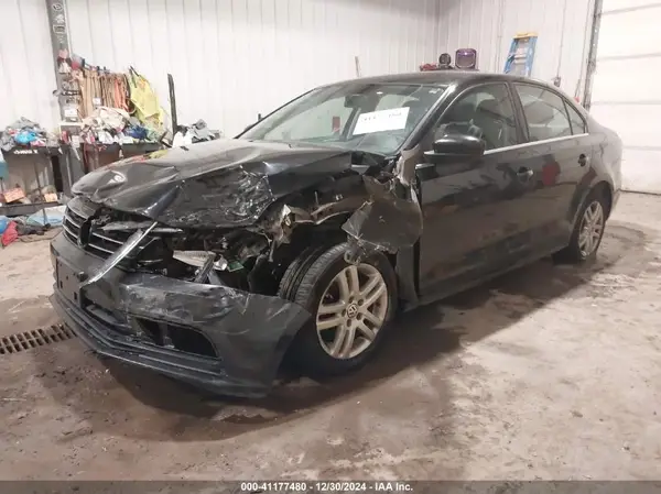 3VW2B7AJ8HM368225 2017 VOLKSWAGEN JETTA - Image 2