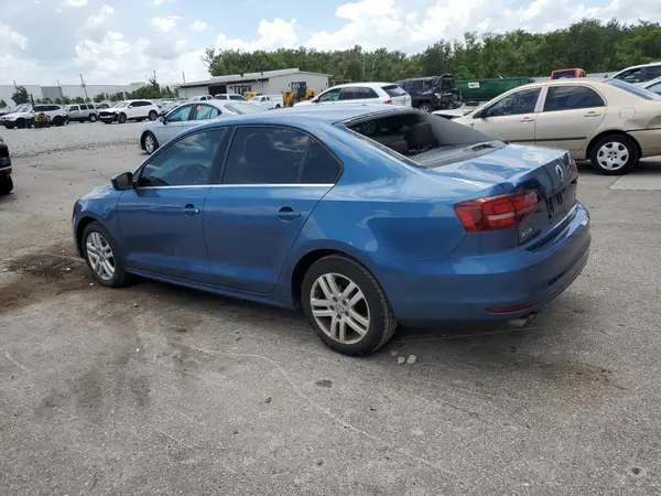 3VW2B7AJ8HM375286 2017 VOLKSWAGEN JETTA - Image 2