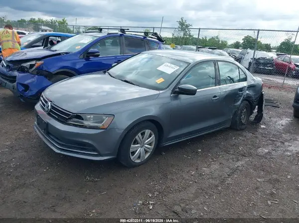 3VW2B7AJ8HM379693 2017 VOLKSWAGEN JETTA - Image 2