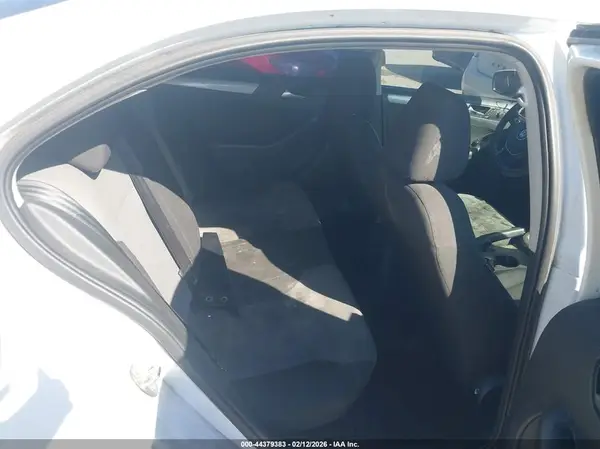 3VW2B7AJ8HM386000 2017 VOLKSWAGEN JETTA - Image 8