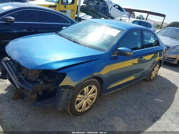 3VW2B7AJ8HM386823 2017 VOLKSWAGEN JETTA - Image 2