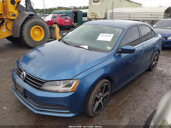 3VW2B7AJ8HM396459 2017 VOLKSWAGEN JETTA - Image 2