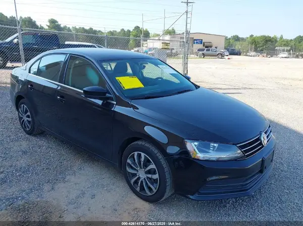 3VW2B7AJ8HM398910 2017 VOLKSWAGEN JETTA - Image 1