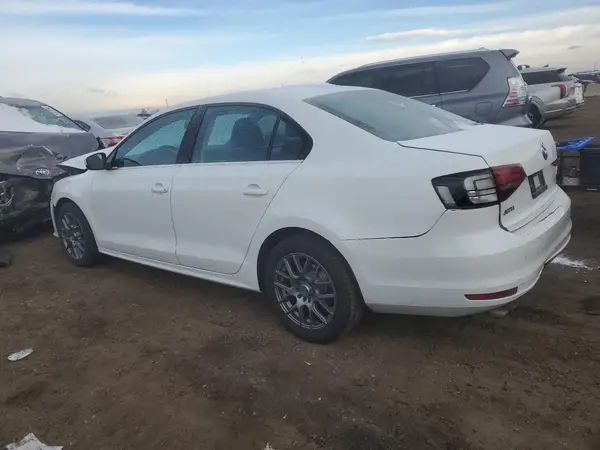 3VW2B7AJ8HM399023 2017 VOLKSWAGEN JETTA - Image 2