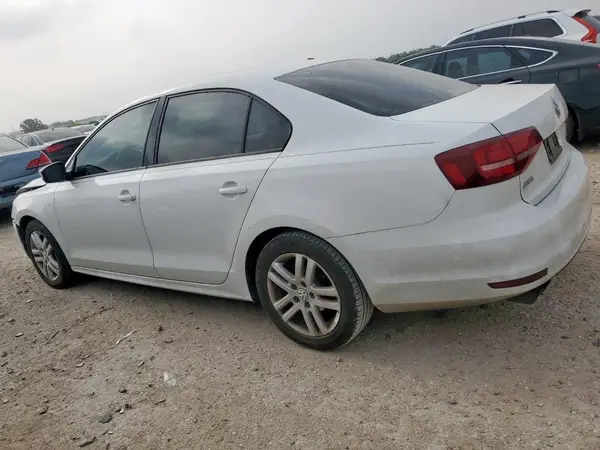 3VW2B7AJ8JM208450 2018 VOLKSWAGEN JETTA - Image 2