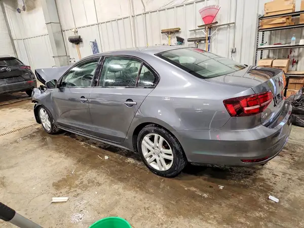 3VW2B7AJ8JM215365 2018 VOLKSWAGEN JETTA - Image 2