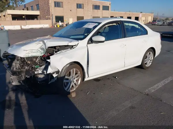 3VW2B7AJ8JM230576 2018 VOLKSWAGEN JETTA - Image 2