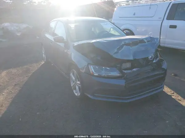 3VW2B7AJ8JM256546 2018 VOLKSWAGEN JETTA - Image 1