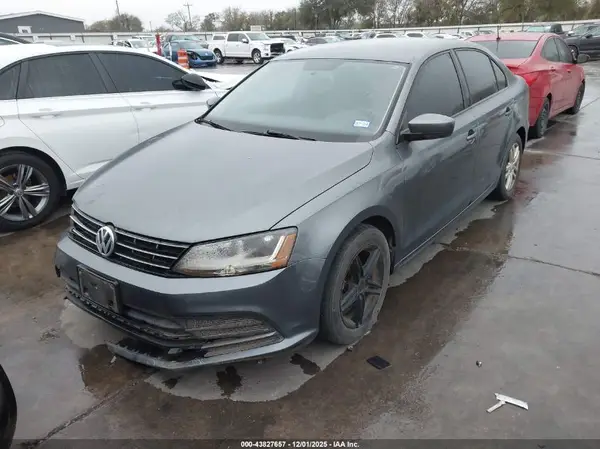 3VW2B7AJ8JM257518 2018 VOLKSWAGEN JETTA - Image 2