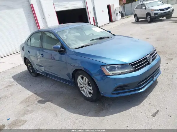 3VW2B7AJ8JM261825 2018 VOLKSWAGEN JETTA - Image 1