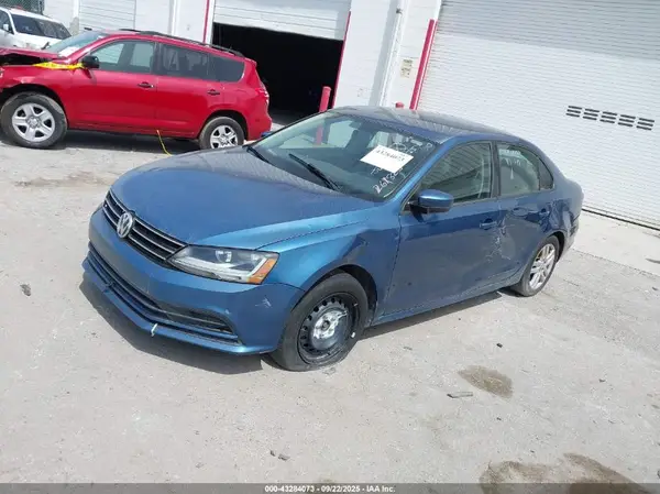 3VW2B7AJ8JM261825 2018 VOLKSWAGEN JETTA - Image 2