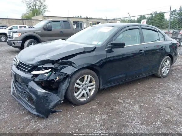3VW2B7AJ9HM213358 2017 VOLKSWAGEN JETTA - Image 2