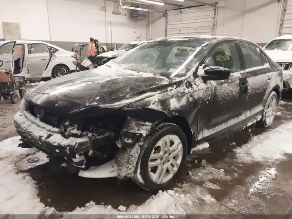 3VW2B7AJ9HM214025 2017 VOLKSWAGEN JETTA - Image 2