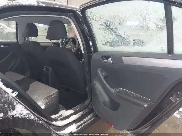 3VW2B7AJ9HM214025 2017 VOLKSWAGEN JETTA - Image 8