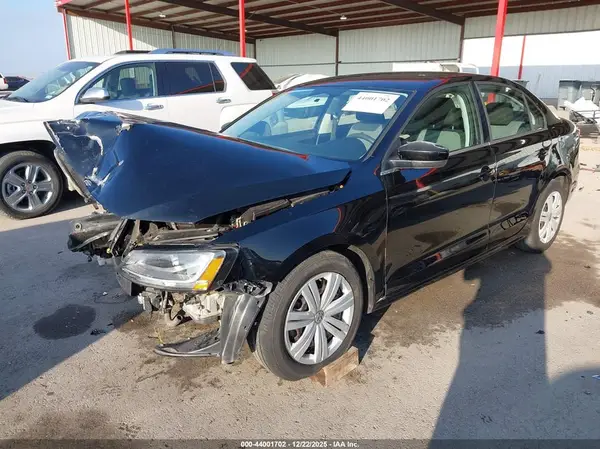 3VW2B7AJ9HM214879 2017 VOLKSWAGEN JETTA - Image 2