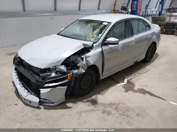 3VW2B7AJ9HM221749 2017 VOLKSWAGEN JETTA - Image 2