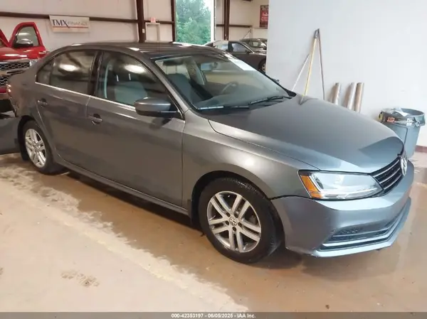 3VW2B7AJ9HM230130 2017 VOLKSWAGEN JETTA - Image 1