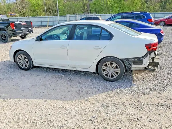 3VW2B7AJ9HM233657 2017 VOLKSWAGEN JETTA - Image 2