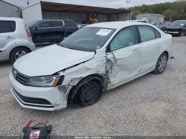 3VW2B7AJ9HM235439 2017 VOLKSWAGEN JETTA - Image 2