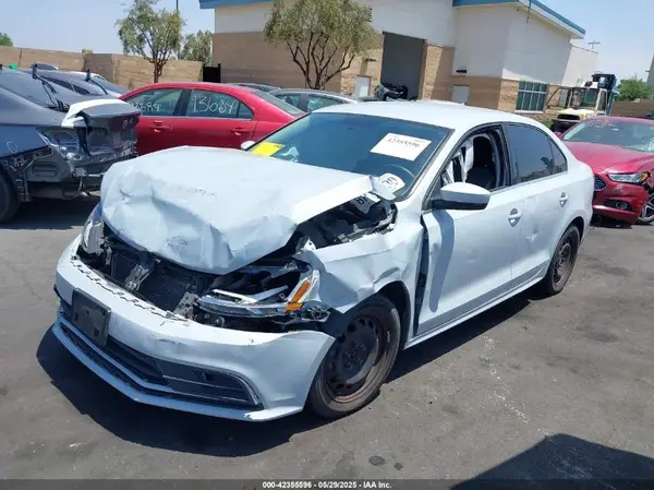 3VW2B7AJ9HM237787 2017 VOLKSWAGEN JETTA - Image 2
