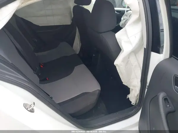 3VW2B7AJ9HM257098 2017 VOLKSWAGEN JETTA - Image 8