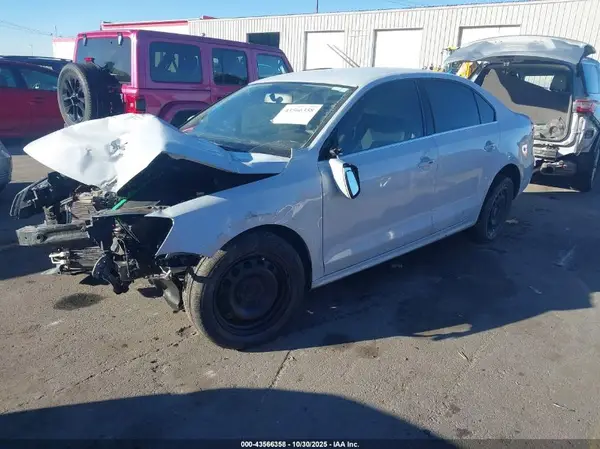 3VW2B7AJ9HM284964 2017 VOLKSWAGEN JETTA - Image 2