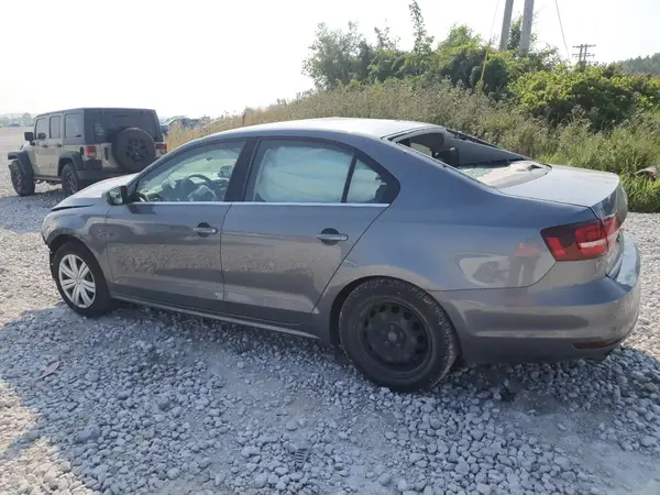 3VW2B7AJ9HM292689 2017 VOLKSWAGEN JETTA - Image 2