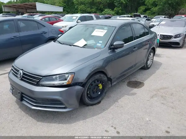 3VW2B7AJ9HM305599 2017 VOLKSWAGEN JETTA - Image 2