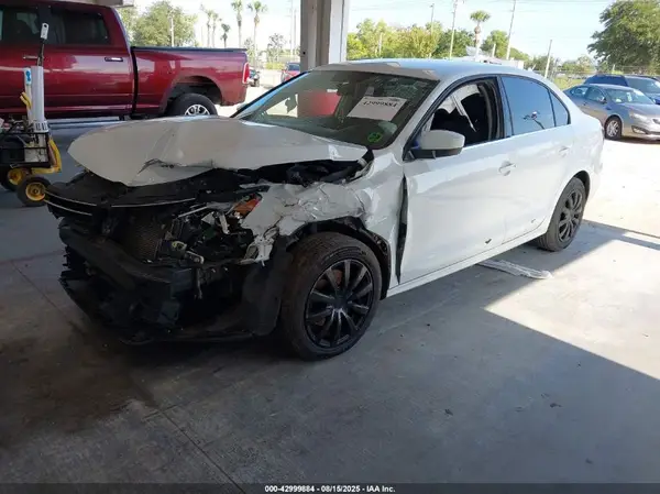 3VW2B7AJ9HM326033 2017 VOLKSWAGEN JETTA - Image 2