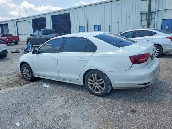 3VW2B7AJ9HM327134 2017 VOLKSWAGEN JETTA - Image 2