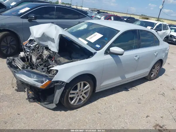 3VW2B7AJ9HM327764 2017 VOLKSWAGEN JETTA - Image 2