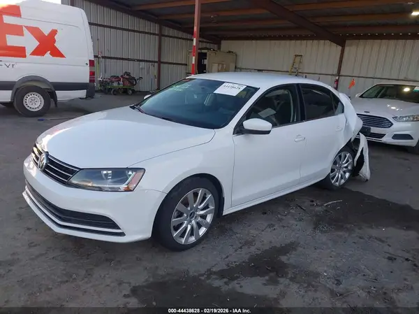 3VW2B7AJ9HM334200 2017 VOLKSWAGEN JETTA - Image 2