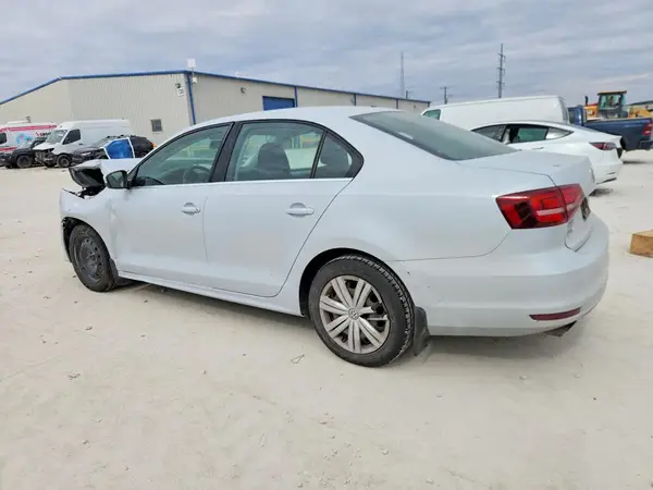 3VW2B7AJ9HM347903 2017 VOLKSWAGEN JETTA - Image 2